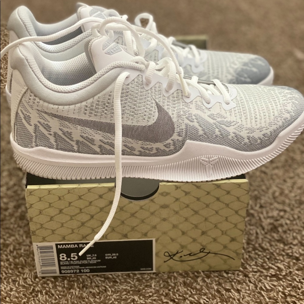 Kobe Mamba Range NIB Sz  8.5 with box